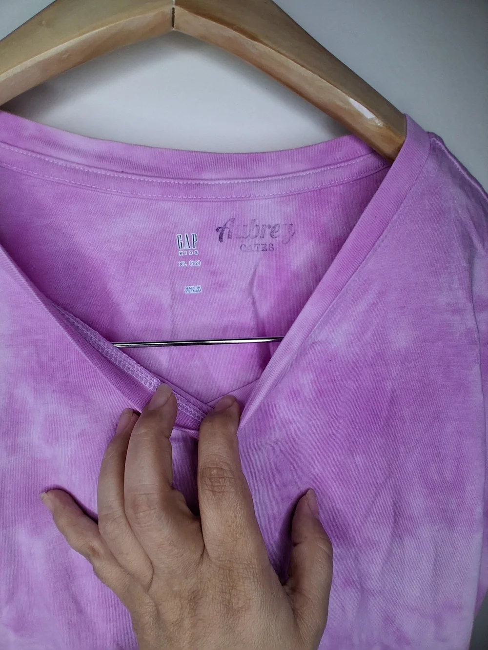 GAP Lavender Tie-Dye V-Neck Tee